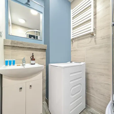 Hiszpanska Harmony By Bookinghost